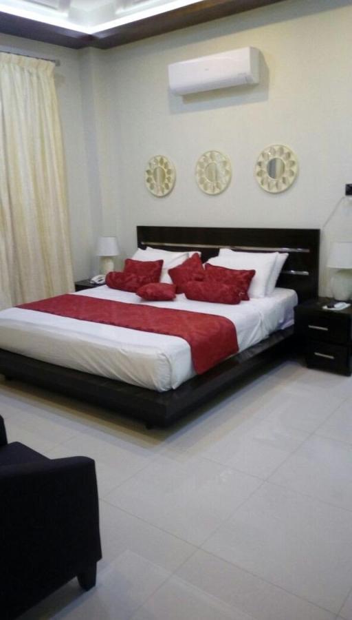 Shahi Palace Hotel Chichawatni Luaran gambar